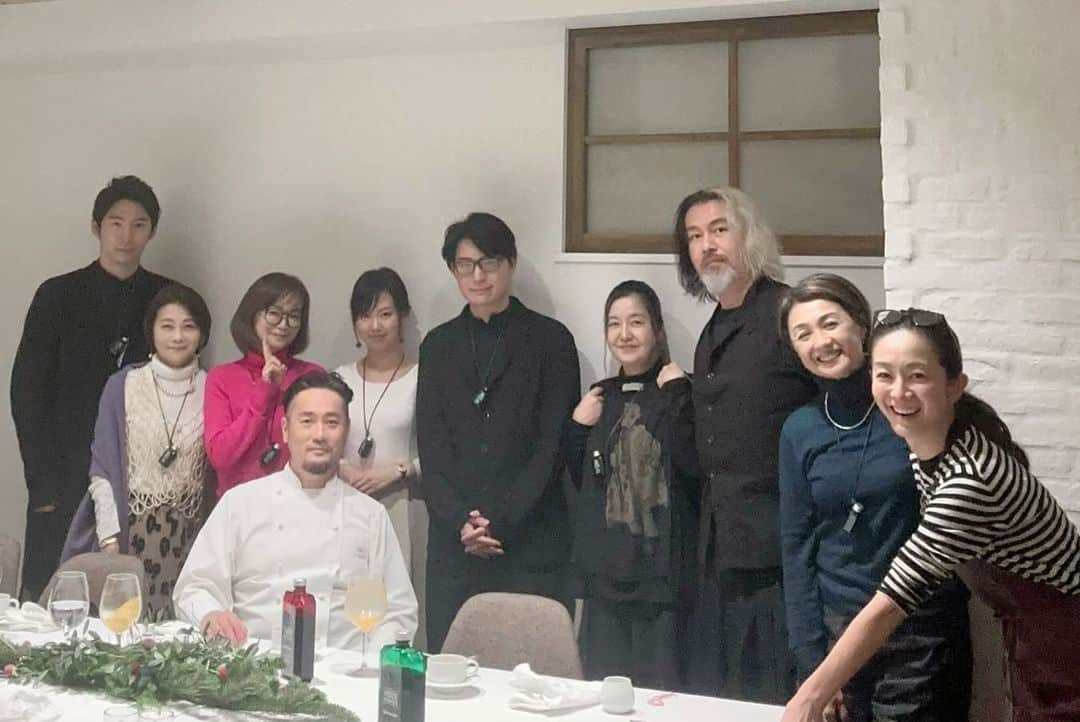 香坂みゆきさんのインスタグラム写真 - (香坂みゆきInstagram)「山内さんと舘野シェフの 食滋会 スペインの採れたてオリーブオイルを楽しみました😊 なんて綺麗なグリーン🫒 楽しく美味しい時間💕  #食べる  #出会う  #新鮮  #才能  #時代  #❤️  @norikoyamauchi23  @narihisatateno  @yasuto_sasada @verde.esmeralda.olive.jp」11月25日 22時09分 - miyuky__way