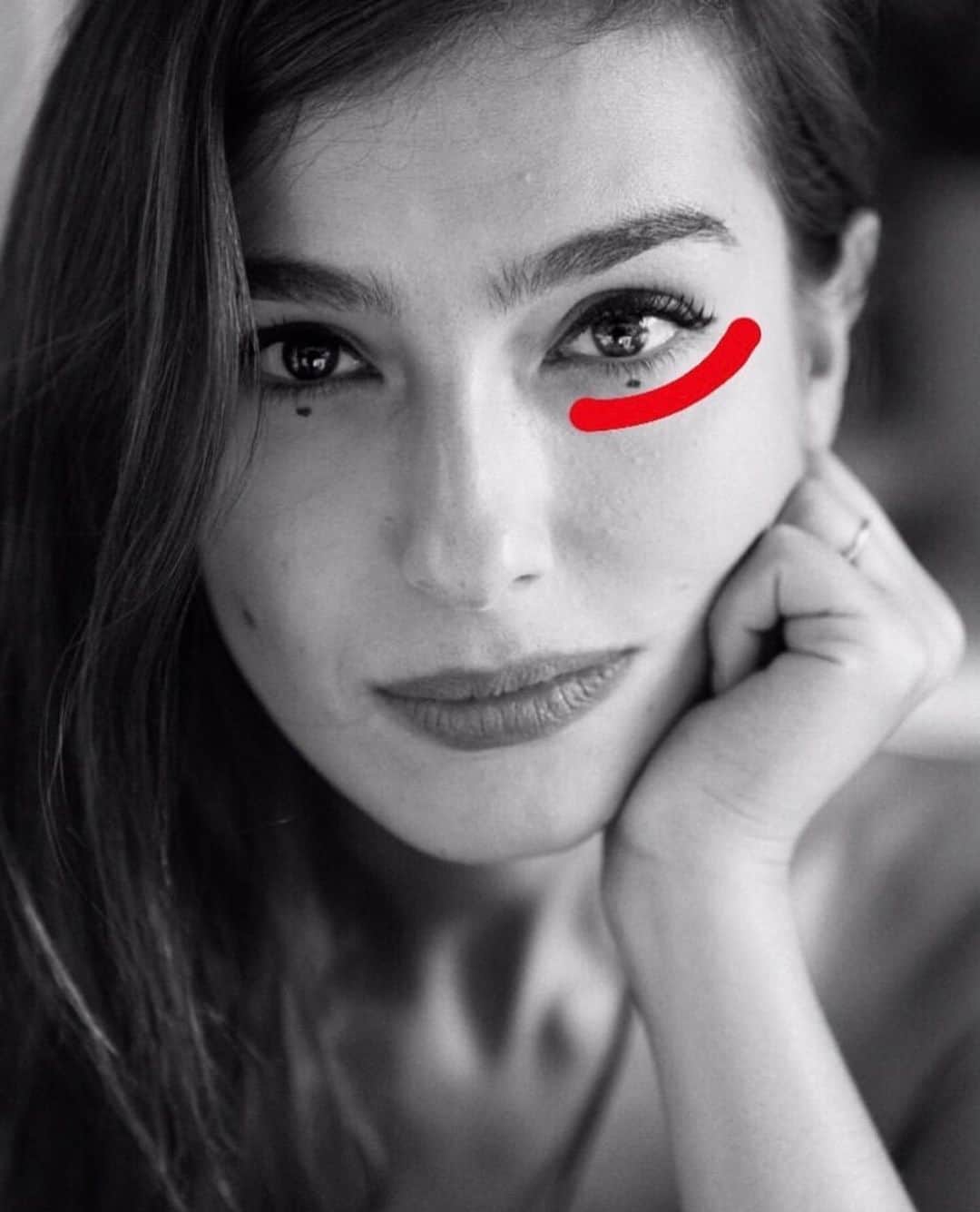 Stella Egittoのインスタグラム：「Oggi, come ieri, come tutti i giorni. BASTA. #25novembresempre」