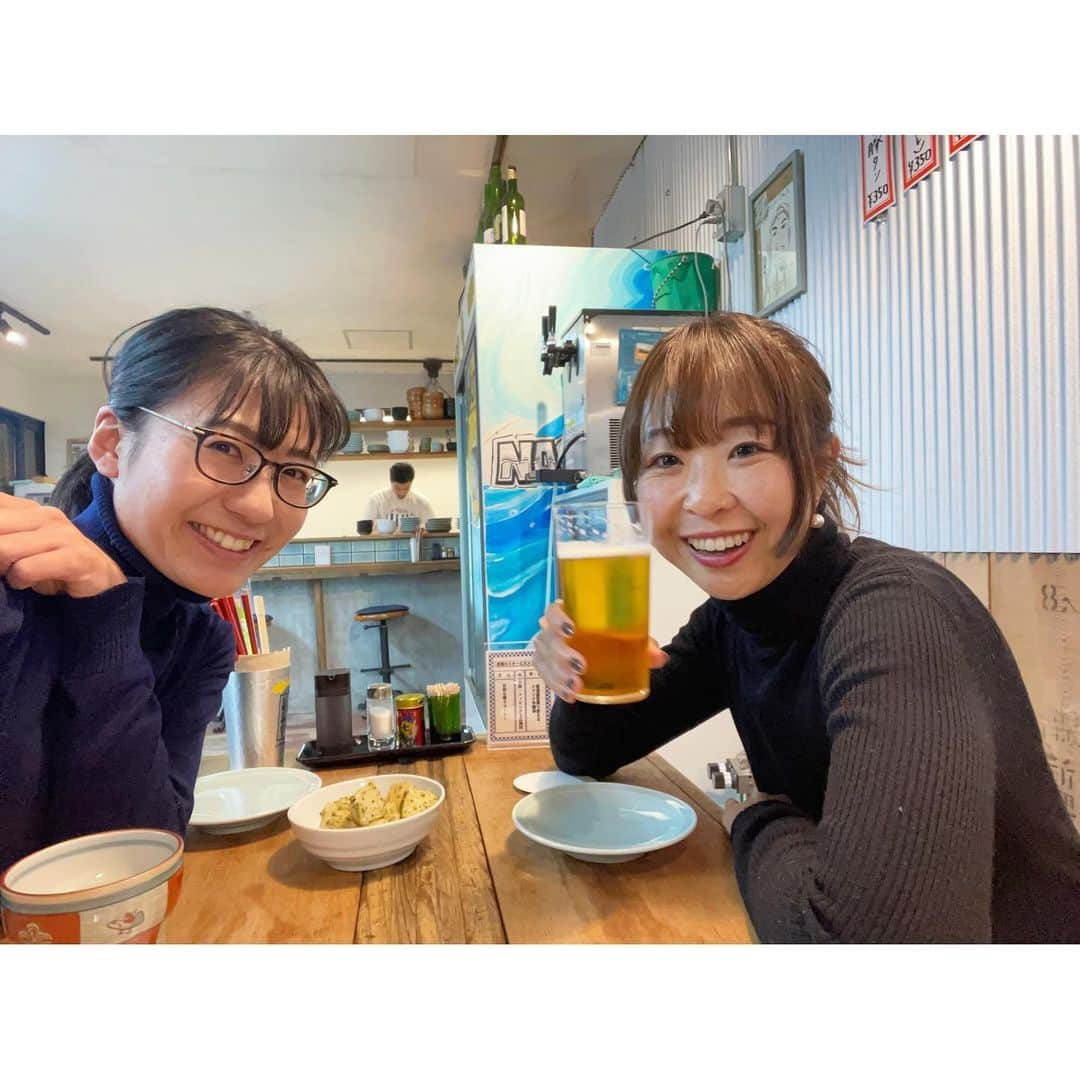 北口麻奈さんのインスタグラム写真 - (北口麻奈Instagram)「明日は大工さんの技能を競うイベントでリポート🎤 無事にリハーサルが終わりました✨ そして同じ事務所の上場瞳さん(@hi_chan831 )とイルミネーション＆晩ごはんへ🍴 寒さで一層イルミネーションが綺麗に見えました😍 #海遊館 #イルミネーション #みなと食堂」11月25日 22時16分 - asana_kitaguchi