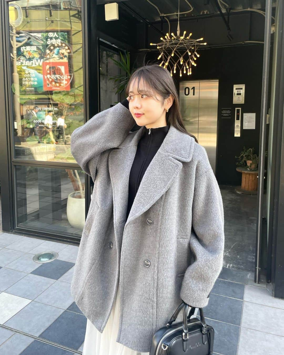 WHO’S WHO Chicoさんのインスタグラム写真 - (WHO’S WHO ChicoInstagram)「. 【STAFF COORDINATE】 シャギーダブルジャケットコート price: ¥16,500(tax in) color: アイボリー、グレーベージュ、グレー、ブラック size: 0,1  . #Chico #チコ #SalonbyChico  #2023AW #23AW #Chico_OUTER2023 #アウター #コート  . ※商品ページでは、遅延などの影響も考え納期を少し先に設定させていただいております。 予約商品は商品ページにて記載している納期より早いお届けになる場合がございますので予めご了承くださいませ」11月25日 22時16分 - chico__official___