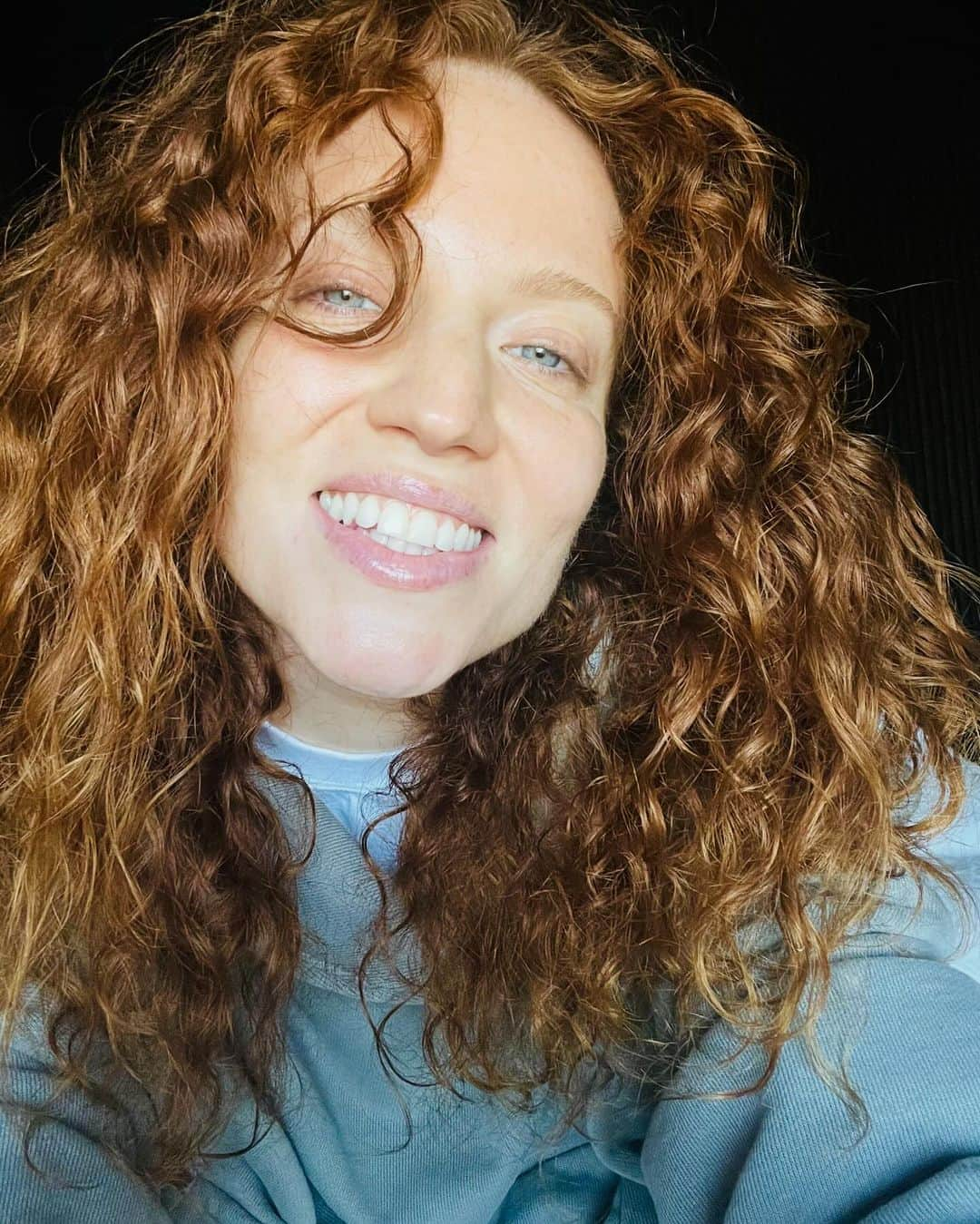 ジェス・グリンさんのインスタグラム写真 - (ジェス・グリンInstagram)「Sending love from me and my hair 🧡」11月25日 22時19分 - jessglynne