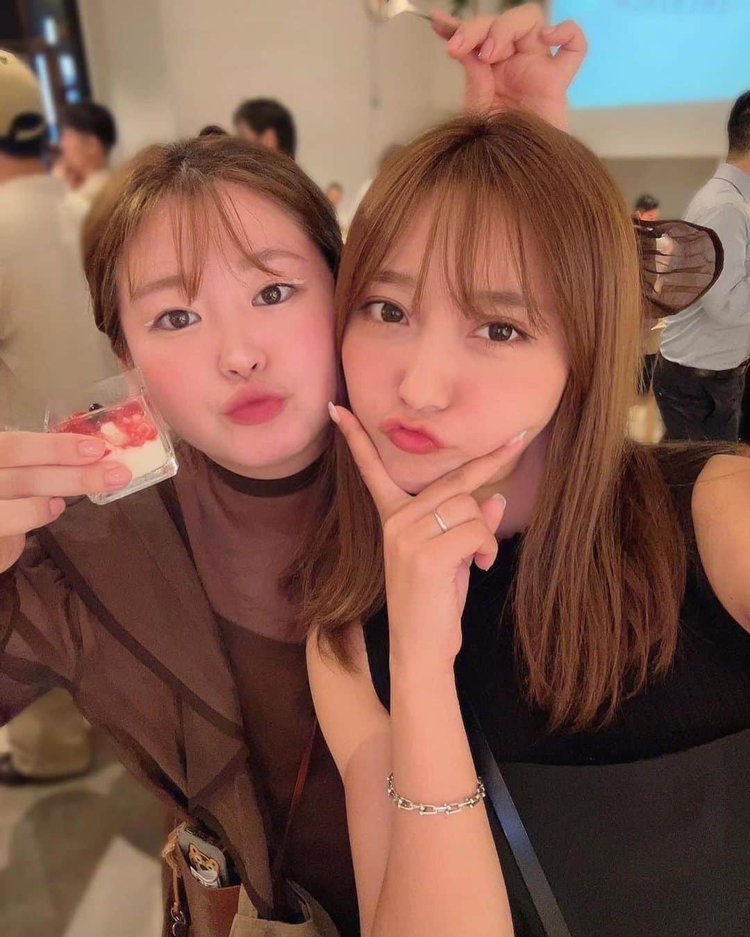 堤ゆきみのインスタグラム：「いつかの幸せな結婚式に参加したとき☺️💕うぃずあみちゃん🤍」