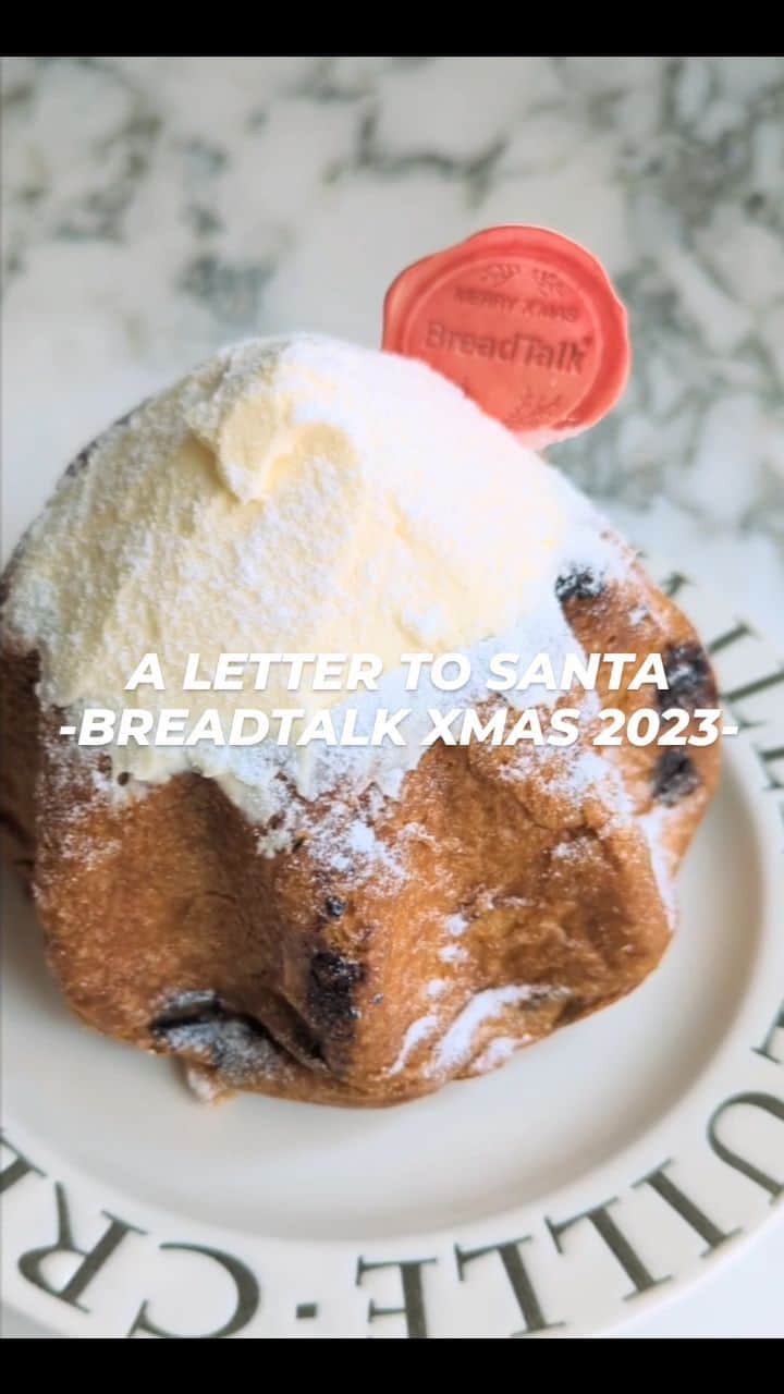 のインスタグラム：「1 MONTH TO CHRISTMAS!  U must have seen some of @breadtalksg festive selection by now. Apart from the Xmas themed donuts and log cakes, I'm particularly attracted to their festive breads esp the Snowy Pandoro (the one shaped like Fuji San) and Noel Wreath (a cocoa chips and candied orange peel filled bun)   IN-STORE PROMOTIONS Early Bird Specials (Now to 15 Dec) • $10 off* log cakes exclusively for DBS/POSB Card holders, and enjoy an additional up to 18% yuu rebates by paying with the DBS yuu card • Two sliced cakes for $13.80 (U.P. $15.80) • $10 DIY Gift Set** with any purchase (U.P. $13)  Christmas In-Store Promotion (Now to 25 Dec) • Three donuts for $6 (U.P. $7.50) • $6 Snowy Pandoro (U.P. $6.80) with any purchase • $14.80 Christmas Tree Song Song mascot with any purchase (U.P. $17.80)  **Only valid on DIY A Letter to Santa Claus Set and DIY Gingerbread Cookies set.  #breadtalksg #christmas #bread #sgpromo」