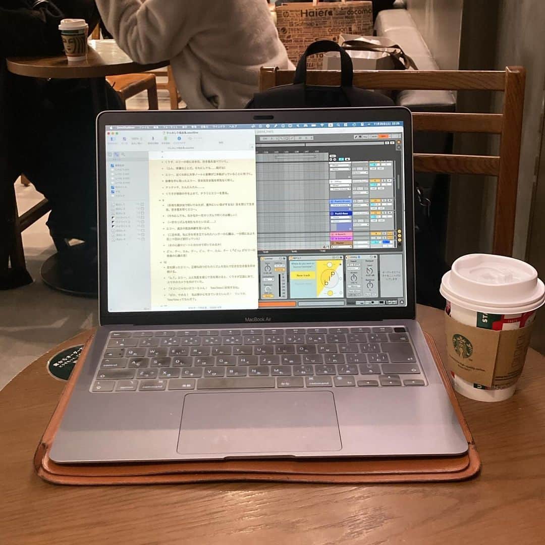 滝本竜彦のインスタグラム：「今日は漫画のシナリオを書くよー  Today I write Manga scenario with great outline processor Omni Outliner. I am a mania about writing app so I also tried many outline processor. There is many great OP in this world like an Obsidian this is really high functional app. But Omni Outliner is one of most great feeling about writing. This app’s touch and feeling is really smooth and nice, there is not another choice. So I7m using Omni Outline many many years for writing plot about novel and scenario for something.」
