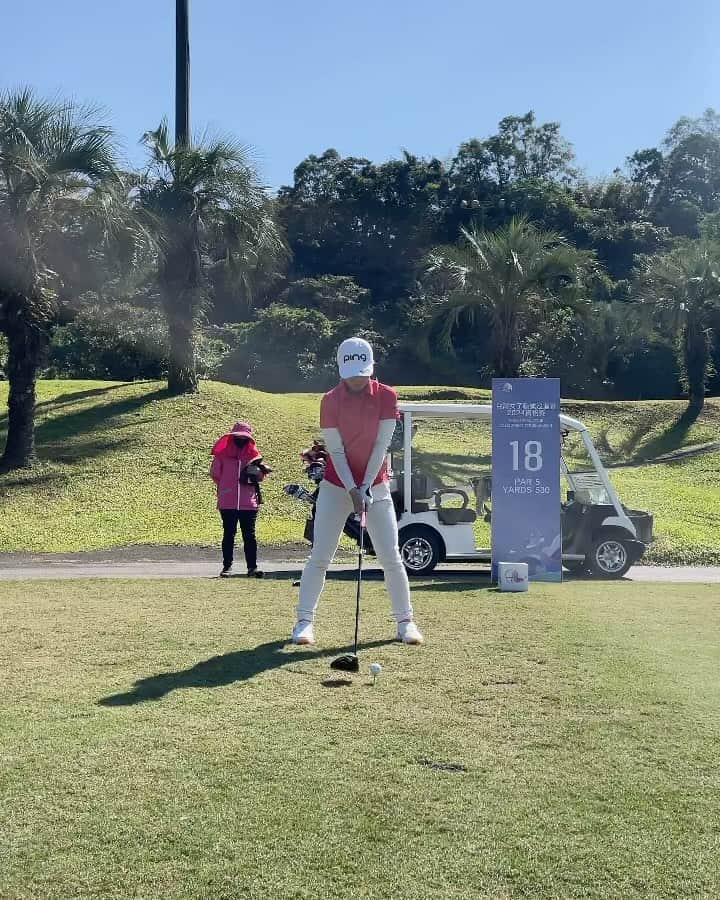 鬼塚貴理のインスタグラム：「. 台湾🇹🇼に試合で 1週間行ってきました☺︎ 結果は良くなかったのですが、 海外の芝と風の強さを経験することができました🌪️ どちらも苦手なまま終わってしまったので、 これから勉強して同じ状況の試合があった時、 次こそは対応できるようになりたいです☺︎ スイングする上で今まで課題にしていた所が 出来た事は、唯一嬉しい部分かな☺︎  また頑張ります☺︎  写真はずっとホテルのご飯だったので、 試合終わりに小籠包食べに行った るりちゃんと私です😂  そしてWi-Fiは 前回のタイでも使わせていただきました  @globalwifi_official でした♡ ありがとうございました🙇‍♀️  #PR #グローバルWiFi #globalwifi」