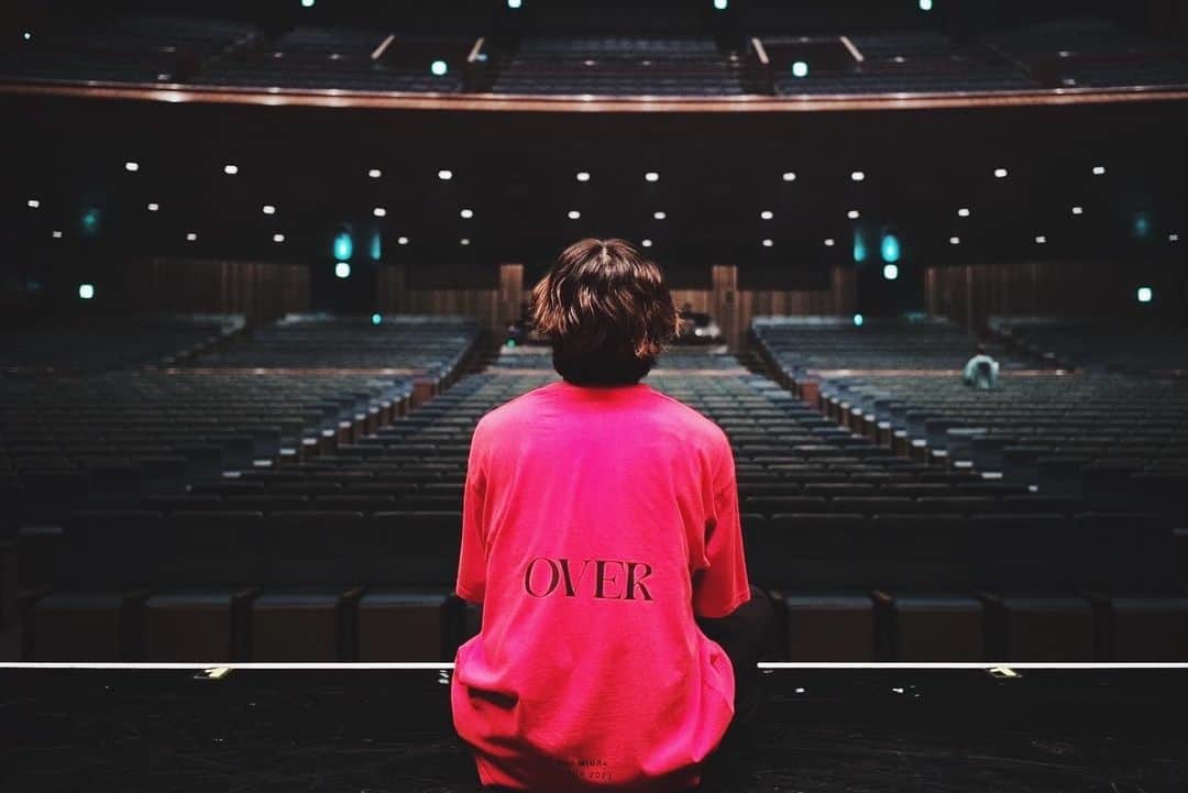 三浦大知のインスタグラム：「OVER TOUR 広島 始まりから終わりまでボルテージが上がり続けていましたね 大盛り上がりでとても楽しかったです🔥 有難うございました☺️ さて、次は東京 年内は残り4本 ひとつひとつ 感謝を忘れずに 丁寧に 思いきり  会場でお会いしましょう👍✨ #daichimiuralivetour2023 #OVER #広島」