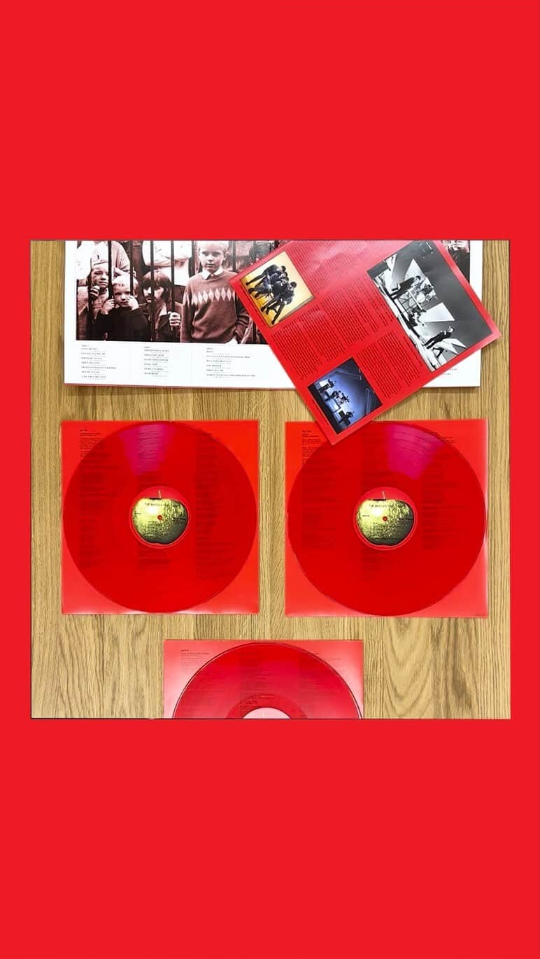 The Beatlesのインスタグラム：「Take a look inside the 3LP coloured vinyl edition of The Beatles - 1967-1970 Red album ❤️」