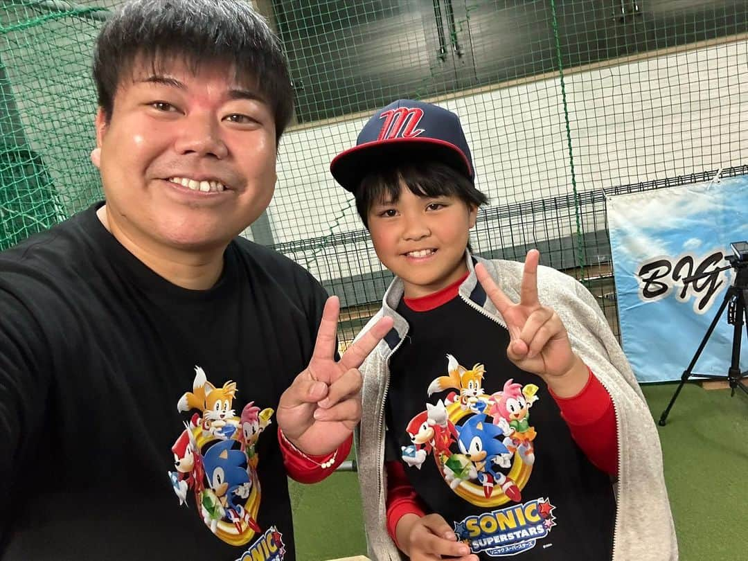 野球YouTuber向さんのインスタグラム写真 - (野球YouTuber向Instagram)「・  marucci x Sonic x ムコウズ 超野球専門店cvさんでの 野球イベントが無事に終了しました⚾︎  たくさんの野球少年少女 保護者さん、草野球人の方々と 触れ合うことができて楽しかったです🎉  ここまで尽力して下さった marucci japan 超野球専門店cv スタッフの方々、ムコウズメンバー ありがとうございました🙇‍♂️  またみんなで思い出を作りましょう！ 本日参加して下さった保護者さん 子どもたちと撮影した写真 送って頂けたら嬉しいです😭😭😭  #marucci #ワニクラッシャー #超野球専門店cv #sonic #sega  #ムコウズ #出会えばみなムコウズ」11月25日 22時59分 - 89youtuber_muko