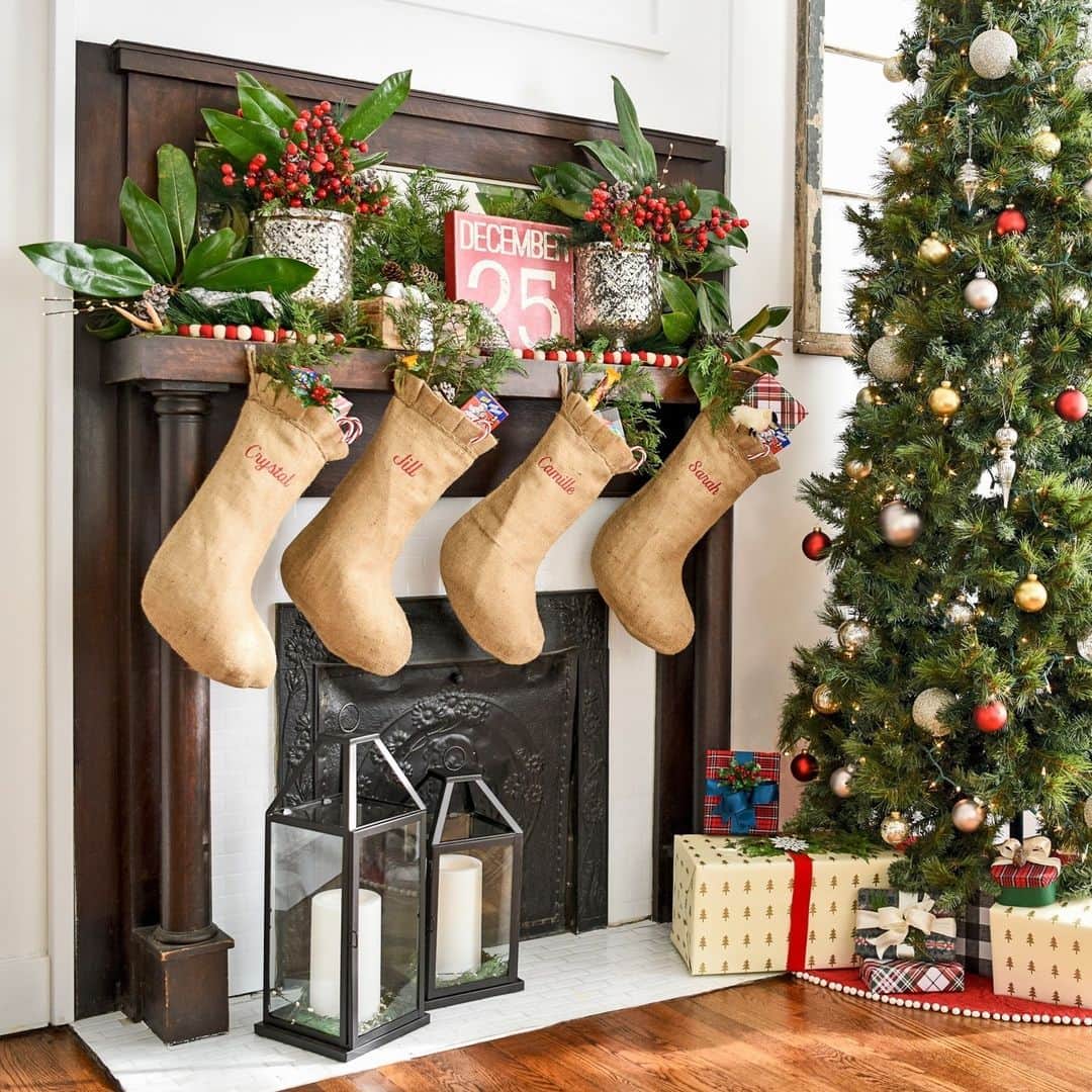 HGTVさんのインスタグラム写真 - (HGTVInstagram)「❗️Holiday Decorating Mistakes + How to Avoid Them❗️⁠ ⁠ The holidays can be stressful enough as it is. Follow these tips and your house will be the talk of the neighborhood ... but for all the right reasons 👍️⁠ ⁠ Here are a few mistakes that made the list ⬇️⁠ 1. A dry Christmas tree⁠ 2. Too many inflatables⁠ 3. A naked mantel⁠ 4. Only decorating the main spaces ⁠ 5. Too many outdoor decorations⁠ ⁠ Head to the 👉️ link in bio for the season-saving solutions and to see what else made the list. #HGTVLiving⁠」11月25日 23時08分 - hgtv