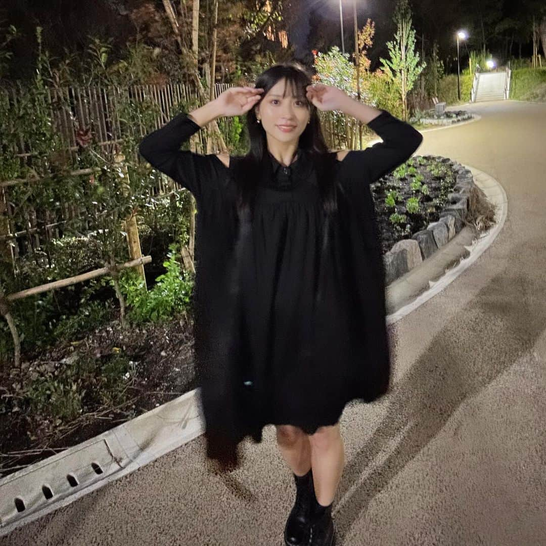 根岸愛さんのインスタグラム写真 - (根岸愛Instagram)「👗✨👗 @litzy__official のお洋服届いた✨ シルエット可愛い🥺💕 しかもワンピースなのに 両脇にポケット付いてるのポイント高すぎる😭✨ 初めて着たけどとっても気に入ったし どの服もタイプだから選ぶの大変だった❣️ 似合ってる？🐈✨ . #ootd #fashion #litzyoficial  #私服 #ねぎ私服 #ねぎしふく #モノトーンコーデ #ワンピース」11月25日 23時12分 - negishiai927