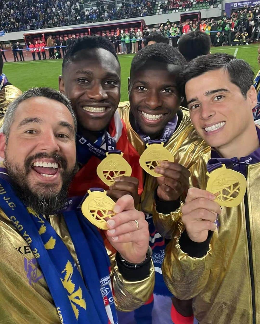 ジョアン・カルロス・テイシェイラさんのインスタグラム写真 - (ジョアン・カルロス・テイシェイラInstagram)「CFA Cup Champions 🇨🇳💙」11月25日 23時31分 - joao.teixeira.8