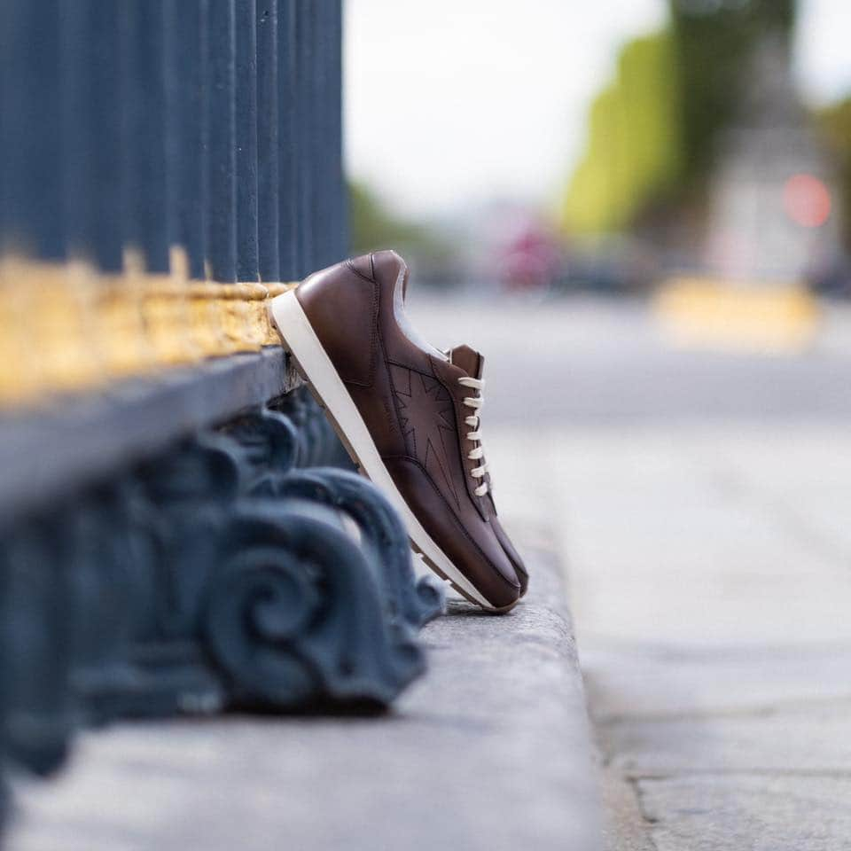 コルテさんのインスタグラム写真 - (コルテInstagram)「Elevate your casual style one step at a time with the Carl in Old Wood patina!  www.corthay.com #corthay #sneakers」11月25日 23時28分 - maison_corthay