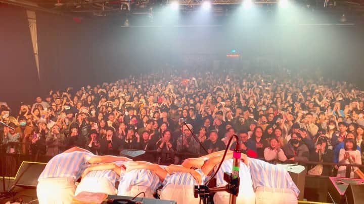 never young beachのインスタグラム：「非常感謝落日飛車和BEAMS TAIWAN促成這次的演出，還有特地來看我們台灣演出的各位朋友、場地和各個工作人員！我們一定會再回來的！一定要再相見喔！再見！  Thank you so much for coming! Definitely we will come back again very soon! Love you guys!」