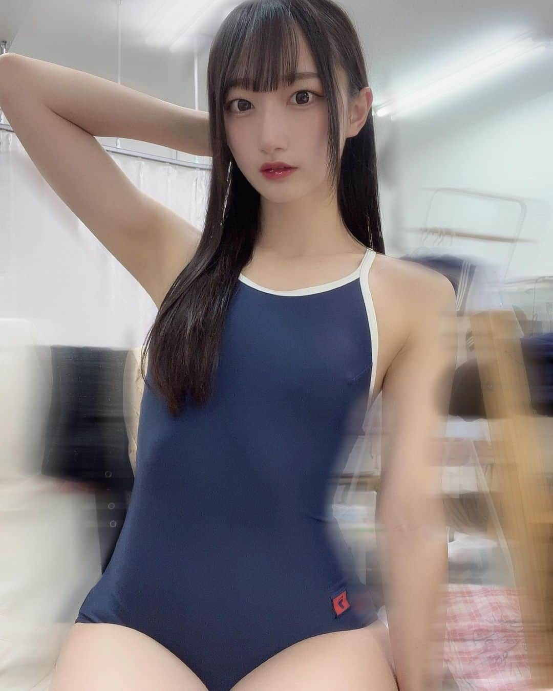 信野樹奈のインスタグラム：「人生初！スク水解禁！  #アイドル #idol #スク水 #スクール水着 #コスプレ #水着 #撮影会 #グラビア #北海道 #黒髪」