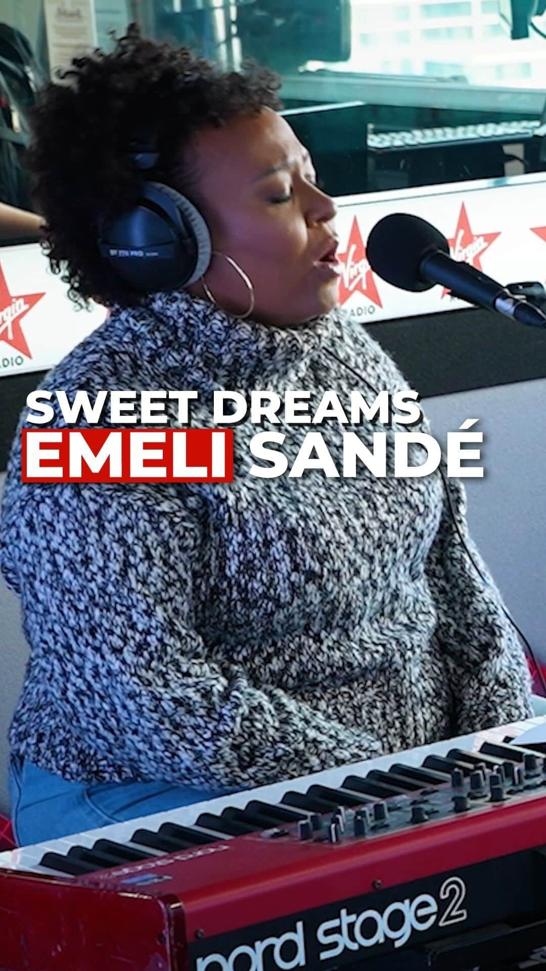 Emeli Sandéのインスタグラム：「Emeli Sandé joined Chris Evans on the Stool of Rock to play a beautiful live session, including this jaw-dropping cover of Eurythmics’ classic ‘Sweet Dreams’ 🤩  📺 Check out all of Emeli’s Stool of Rock live session on our YouTube 🎶  #emelisande #eurythmics #sweetdreams #80smusic」