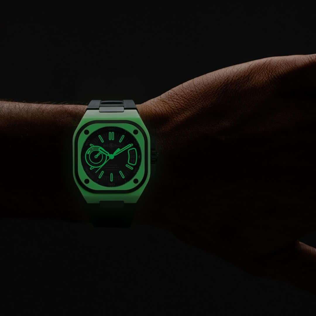 ベル&ロスさんのインスタグラム写真 - (ベル&ロスInstagram)「The new BR-X5 Green Lum uses a composite developed especially for Bell & Ross called LM3D making it possible to achieve luminescence in this advanced time instrument.  Discover more via the link in our bio. #bellross #timeinstruments #BRX5」11月25日 23時55分 - bellrosswatches