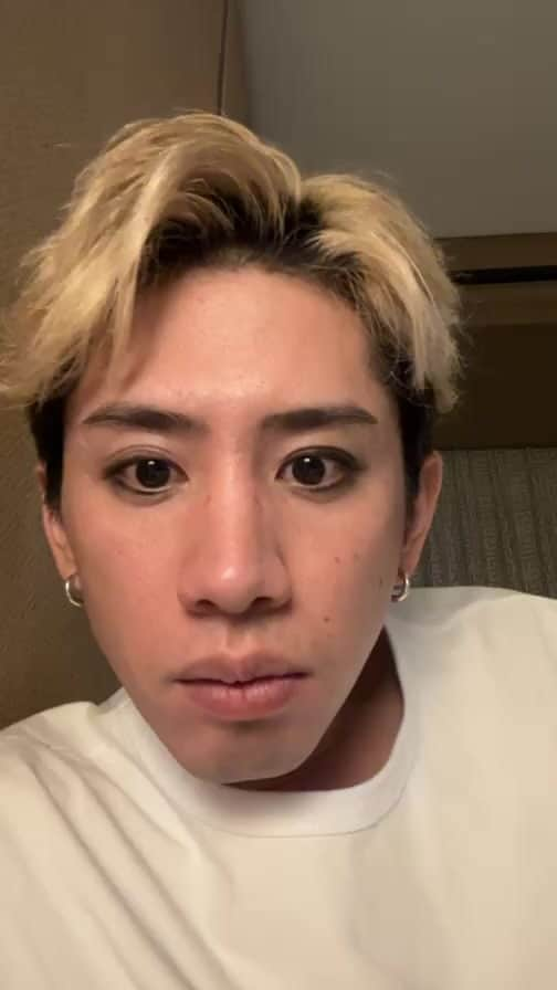 Taka のインスタグラム：「上海のライブ一日目を終えて、そして明日来る方に向けて！」