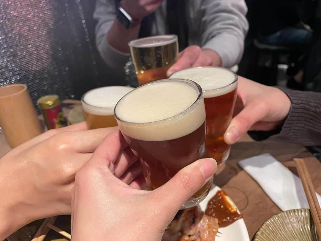 古賀麻里沙さんのインスタグラム写真 - (古賀麻里沙Instagram)「女子会❤️  深夜に飯テロ ビールテロ  #今宵のご褒美ール #ビール #クラフトビール #ビール女子 #ご褒美ール #今宵のご褒美ール  #啤酒 #beer #craftbeer #乾杯 #生ビール #飯テロ #ビールテロ」11月26日 0時08分 - arisa_koga19871216