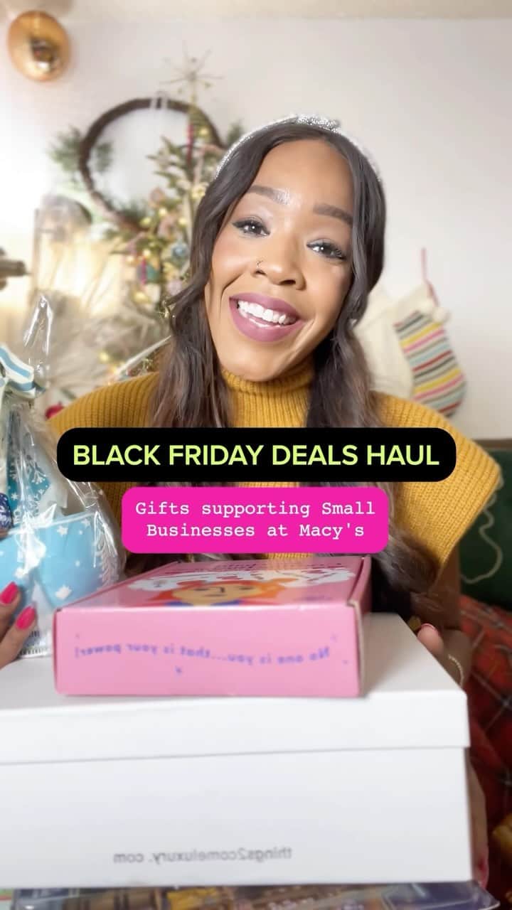 Macy'sのインスタグラム：「Celebrate #MacysBlackFriday with savings on some of the small businesses we’re proud to carry at Macy’s. Check out these picks from @mystylemuse. #MacysStyleCrew」