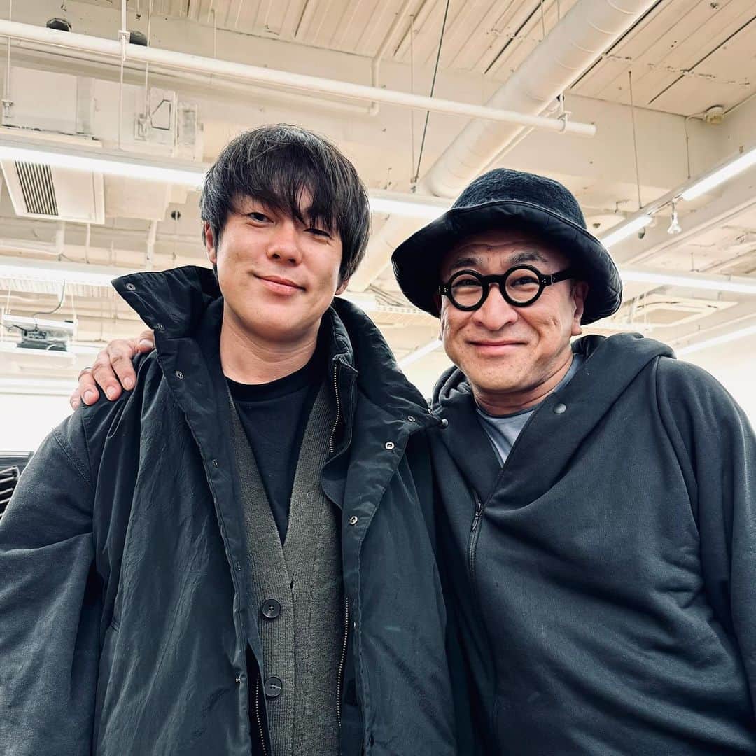 片山正通のインスタグラム：「ウーマンラッシュアワー村本大輔 の更に一線を越える独演会 " Let me just say it." 参戦*\(^o^)/*。遂に遂にアメリカに行ってしまう村本ちゃんのスタンドアップコメディーを僕が生で見れるのは、もしかしたら最後かも・・・しれません。 初めて見て衝撃を受けた、 “ ヤバくて ／辛辣で ／優しい 〜 ” ネタをしっかり堪能した2時間。 何処に行っても幾つになってもこのままでいてよ！村本ちゃん頑張れ〜 @ B1FLAT／代官山  Daisuke Muramoto’s solo show “Let me just say it”*\(^o^)/*  Daisuke Muramoto’s solo show “Let me just say it. This may be the last time I get to see Muramoto-chan’s stand-up comedy live, as he is finally going to USA! Two hours of the “harsh, and gentle” material that made me fall in love with him in the first place. No matter where you go or how old you get, keep up the good work, Muramoto-chan! @ B1FLAT / Daikanyama」