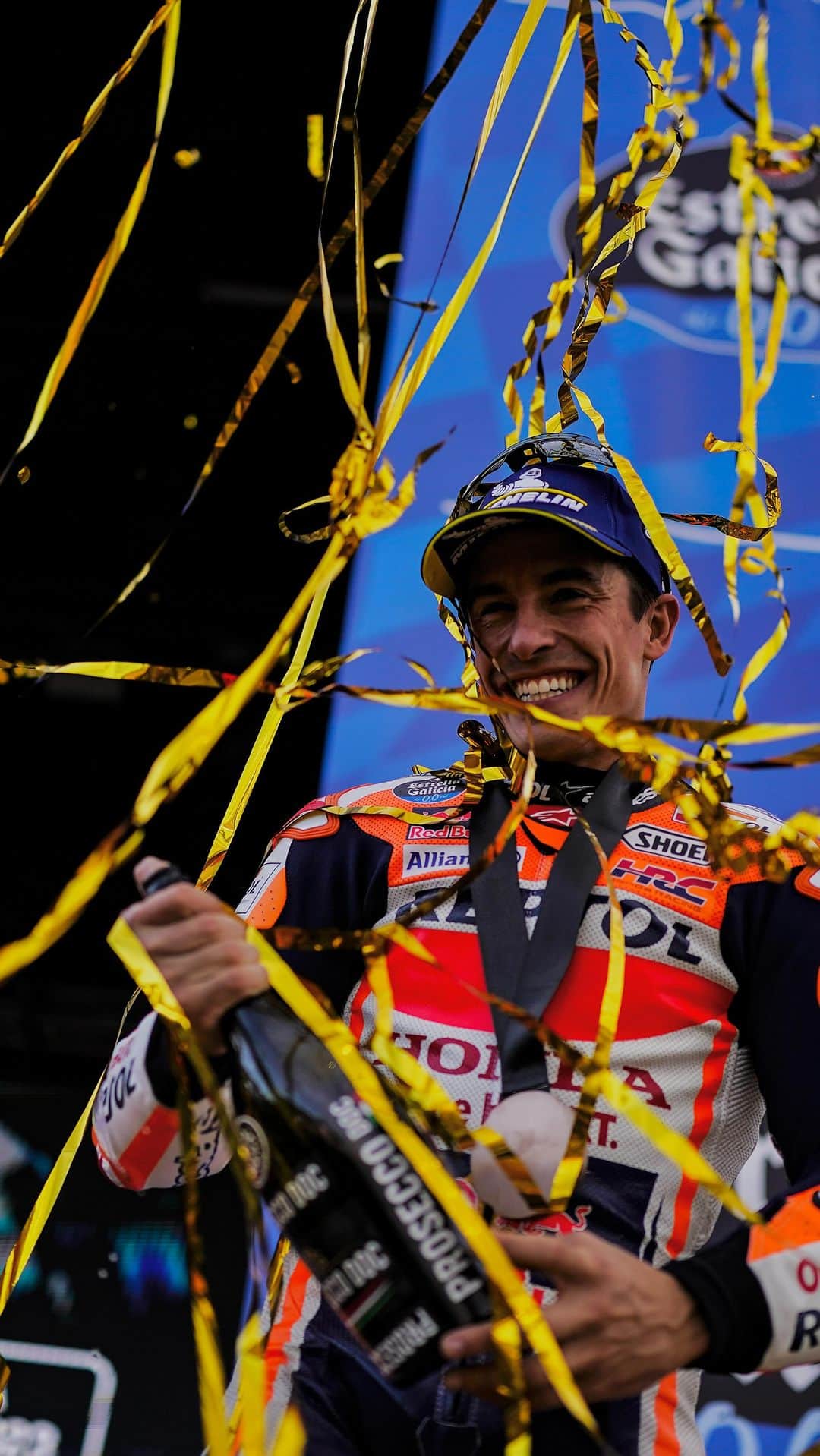 マルク・マルケスのインスタグラム：「🥉 🥹 Solo puedo decir GRACIAS y más GRACIAS!!!   #MM93 #ValenciaGP #MotoGP」