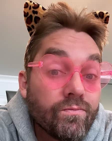ブルット・ヤングのインスタグラム：「Tell me you’re girl dad without telling me you’re a girl dad.」
