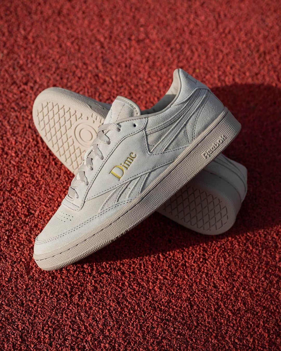 Reebokさんのインスタグラム写真 - (ReebokInstagram)「@dimemtl x Reebok Club C Revenge and Bulc C is now available on Reebok.com」11月26日 0時57分 - reebok