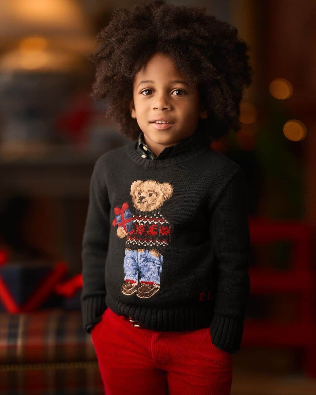 Polo Ralph Laurenのインスタグラム：「Our beloved #PoloBear appears on the latest #PoloRalphLauren sweaters, making them the perfect #RLGifts for everyone on your list.   Shop #RLHoliday via the link in bio.   #PoloRLStyle」