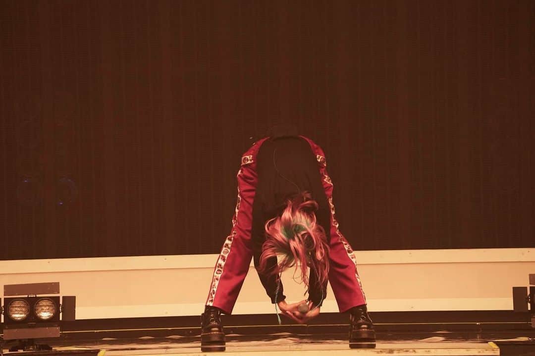 LiSAさんのインスタグラム写真 - (LiSAInstagram)「本日　#LANDERツアー　13公演目。@札幌　ですっ🐈‍⬛🚀よろしくね。  📸 @kamiiisaka」11月26日 10時29分 - xlisa_olivex