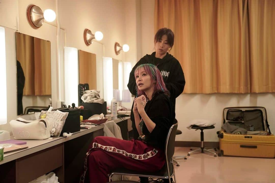 LiSAさんのインスタグラム写真 - (LiSAInstagram)「本日　#LANDERツアー　13公演目。@札幌　ですっ🐈‍⬛🚀よろしくね。  📸 @kamiiisaka」11月26日 10時29分 - xlisa_olivex