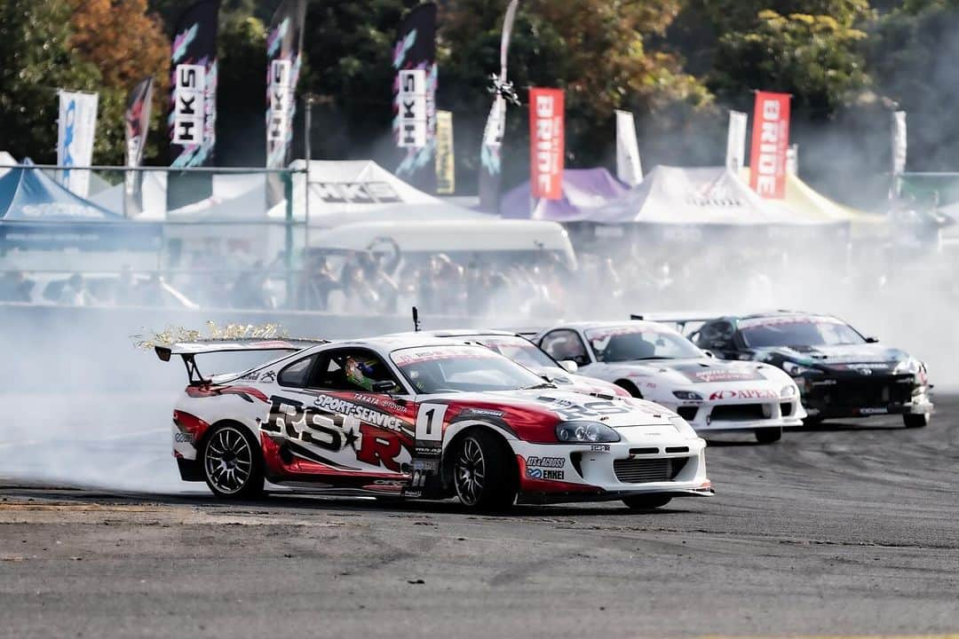 織戸学さんのインスタグラム写真 - (織戸学Instagram)「RS-Rdrift festival  JAPAN vs USA🇺🇸  RS-Rがdriftを 🇺🇸でスタートして 20年  記念すべきイベントが鈴鹿twinサーキットにて Live放送を全世界に配信  大いに盛り上がり 最高の2日間を過ごせました。  本当にみなさま 有り難う御座いました。  楽しかった  思い出沢山  今度は　🇺🇸にて  25周年記念か^ ^  @rsrusa  @rsrjapan   @formulad  @formuladjapan   @nobuterutaniguchi  @daiyoshihara  @fredricaasbo   @130ryokohama  @ridox559_maxorido」11月26日 10時43分 - maxorido