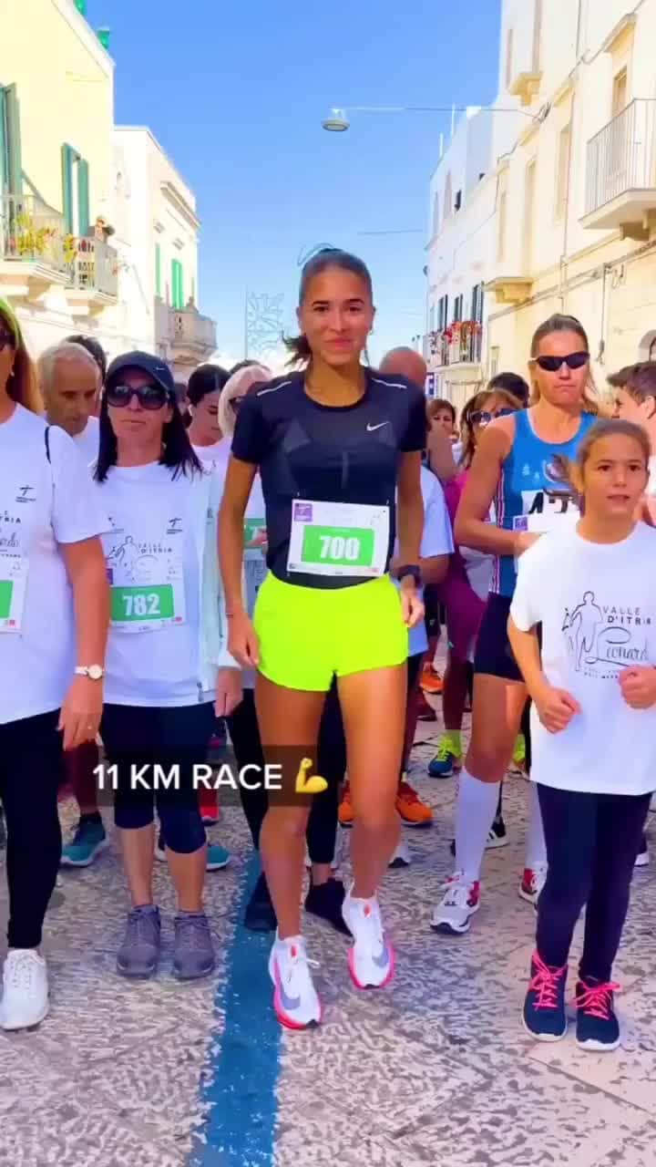 Runningのインスタグラム：「😗jogging is very good for your health dog🚀  💽 Posted by: TikTok @thefashionjogger  #runninglifeinspiration #runninginjury #runninglife21 #runninggirl🏃‍♀️ #runningforacause #runningforlife #runningaddict #runningismytherapy #runningclub #runningcommunity #runninggirlscolombia #runningback #runninggirlsnl #runninglovers #runningstyle #runningboy #runninggirlsgroningen #runningtips #running #runningcrew #runningmoms #runninggoals」