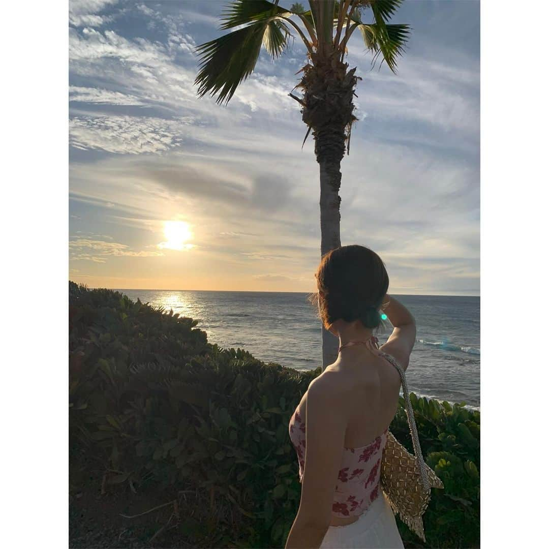 MiracleVellMagicさんのインスタグラム写真 - (MiracleVellMagicInstagram)「beautiful Hawai’i🌅🙏🏻  夕焼けが苦手な私、ところがどっこい、ハワイのサンセットには惚れ込んでる。 いつまでも直視できちゃう優しさがあるんだよ。じんわりと染み渡る気持ちよさがあるんだよ。  海に沈むその瞬間まで、目が離せないんだなぁ。」11月26日 11時00分 - miraclevellmagic