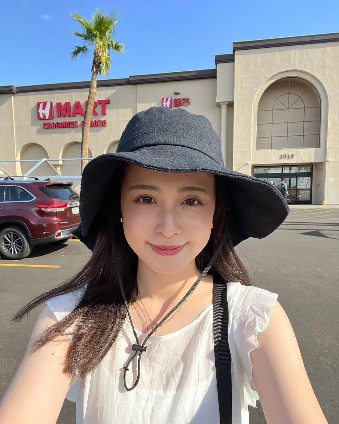 久慈暁子さんのインスタグラム写真 - (久慈暁子Instagram)「* BAILA連載 【久慈暁子のアメリカライフ in Phoenix　Vol.25】 お家のテラスでBBQをした日について🍖🌿 ぜひご覧ください♩  https://baila.hpplus.jp/lifestyle/entertainment/59595  * #BAILA #連載」11月26日 11時11分 - kuji_akiko