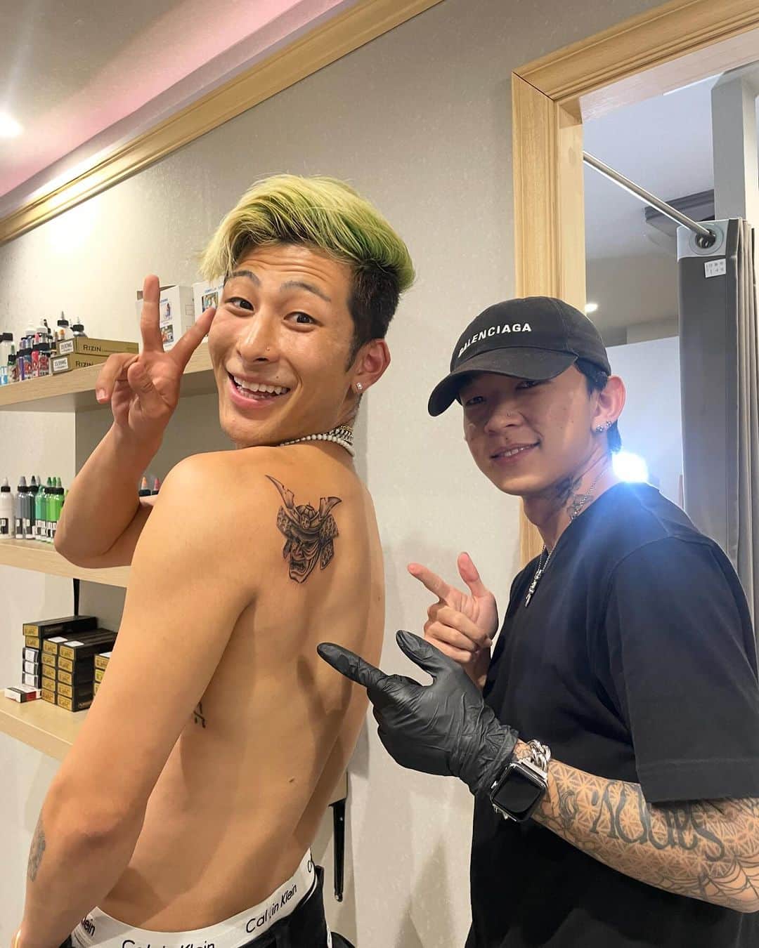 JustIn (ジャスティン)のインスタグラム：「@tattooist_k_ いつもありがとうございます🥺 今度ご飯食べましょ🥰」