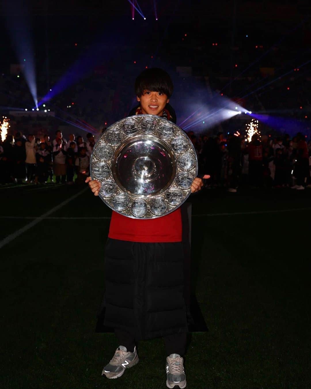 新井瑞樹さんのインスタグラム写真 - (新井瑞樹Instagram)「・ J1リーグ初優勝！ ヴィッセル神戸の歴史を変えたメンバーになれて本当に嬉しいです！ シーズン途中からでしたが選手、スタッフ、サポーターに恵まれて最高の時間を過ごせました！あと1試合全力で頑張ります！ #visselkobe」11月26日 11時38分 - mizuki10_official