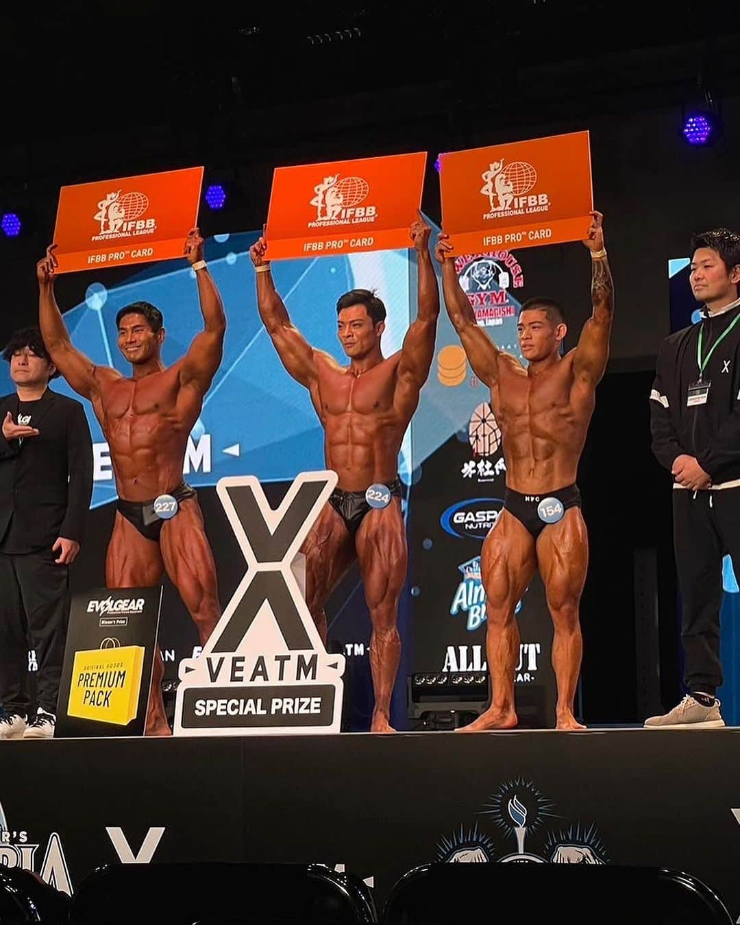 Hidetada Yamagishiさんのインスタグラム写真 - (Hidetada YamagishiInstagram)「Congratulations!  Repost from @team_fwj • VEATM Presents @veatm_official Olympia Amateur Japan DAY2  9枚のプロカード 9名のIFBBPROが誕生しました！  みなさんの活躍を期待しています🔥  👙Bikini 62 Ho I Cheang （Macau） 108 Chu Chieh （Taiwan） 129 Yeongshin Kim （South Korea）  🩲Classic Physique 227  Giyeol Bak（South Korea） 154 Haonan Chi （China） 224 Yun Wu （China）  💪Bodybuilding 292 En Zhou （China） 270 Yongquan Guo（China） 293 Zhu Zhu Jiandong （Hong Kong）  さぁいよいよJAPANPROだ！ 誰がオリンピアの切符を手にするのか⁉️ 今からワクワクすっぞ😃 @mrolympiallc  @veatm_official PRESENTS JAPAN PRO 2023 #SHIBUYA #TOKYO #JAPAN  NOVEMBER.26th #OLYMPIA QUALIFIER  観戦チケット発売中!! ～VEATM PRESENTS～ 11/26『JAPAN PRO 2023』 詳細はFWJ HPをご確認ください！  本日は当日券を会場にて販売いたします！ 各観戦チケットには『FITNESS WORLD EXPO VOL.9』 入場券が含まれております。  【その他のお知らせ】 ■コンテスト出場選手募集中!! https://fwj.jp/schedule/2023/ 観戦チケット発売中‼(～12/17まで)  ※下記①②については 毎年一回コンテスト登録の前に必ず登録ください ①「FWJカード」 https://npcj-register.com/sp/member/menu  ②「NPC WORLDWIDEメンバーシップ」 https://www.npcworldwidemembership.com/system/index.php?lang=ja  ■FWJ公式HP https://fwj.jp/  ■よくある質問 https://fwj.jp/faq/  ■FWJオフィシャルフォト https://www.photoreco.com/fwj  ■FWJオフィシャル YOUTUBEチャンネル https://www.youtube.com/c/FWJChannel ※メンバーシップ募集中!!  ■FWJオフィシャルショップ https://store.fwj.jp/  ■FWJ公認ポージングコーチ メンズ：https://fwj.jp/trainer_type/mens/ ウィメンズ：https://fwj.jp/trainer_type/womens/  ■オフィシャルジム 『POWERHOUSEGYM TOKYO JAPAN』 http://powerhousegym.jp/ @powerhousegym_tokyojapan ～～～～～～～～～～～ #FWJ #bodybuilding #bodybuilder #fitnessmotivation #fitness #olympia #fit #gymmotivation #gym #workout #training #フィットネス #トレーニング #ジム #筋トレ #筋トレモチベーション #筋トレ飯 #減量 #フィジーク #ビキニ #ボディビル」11月26日 11時52分 - hideyamagishi