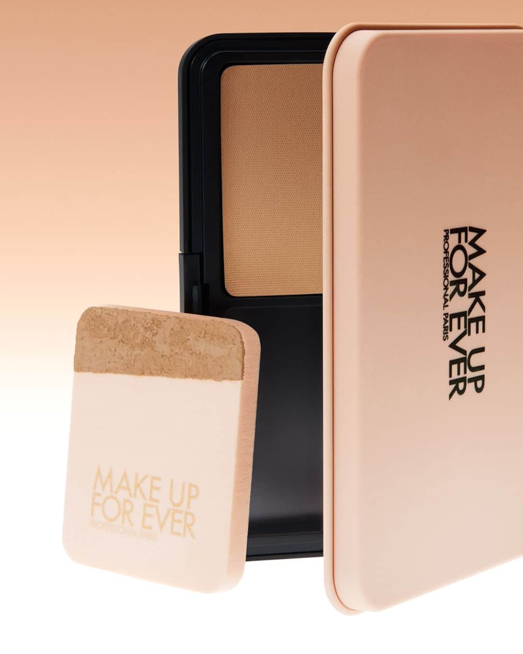 MAKE UP FOR EVER OFFICIALさんのインスタグラム写真 - (MAKE UP FOR EVER OFFICIALInstagram)「Discover our Global Brand Spokesperson Cheng Yi @_17cy_ in our new #HDSKIN Powder Foundation campaign, demonstrating the perfectly undetectable complexion.   #ChengYi #FocusOnMe #MAKEUPFOREVER」11月26日 3時00分 - makeupforever