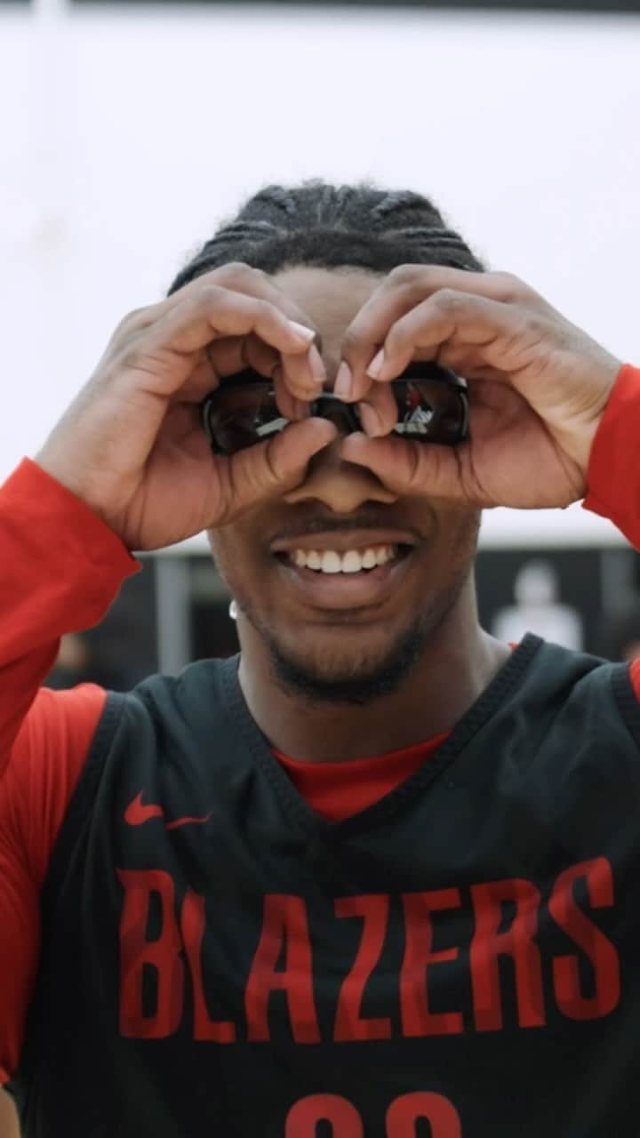 ポートランド・トレイルブレイザーズのインスタグラム：「g🥽d morning, rip city!」