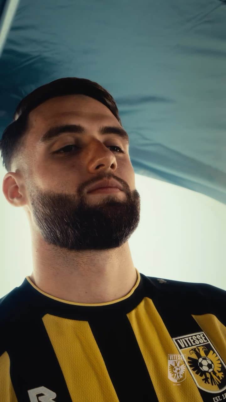 フィテッセのインスタグラム：「Sturing’s 𝗫𝗜 🫡  #Vitesse #ajaVIT」