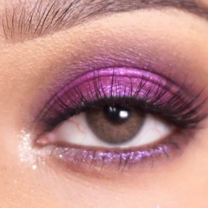Anastasia Beverly Hillsのインスタグラム：「Shop our exclusive lineup of award-winning brow, cult-favorite palettes and best selling lip this weekend for #BlackFriday!  20% OFF orders $50+ 30% OFF orders $75+ 40% OFF orders $100+  🎥 @aroni.hossain uses Fall Romance Eyeshadow Palette and Lash Sculpt Mascara   #AnastasiaBeverlyHills」