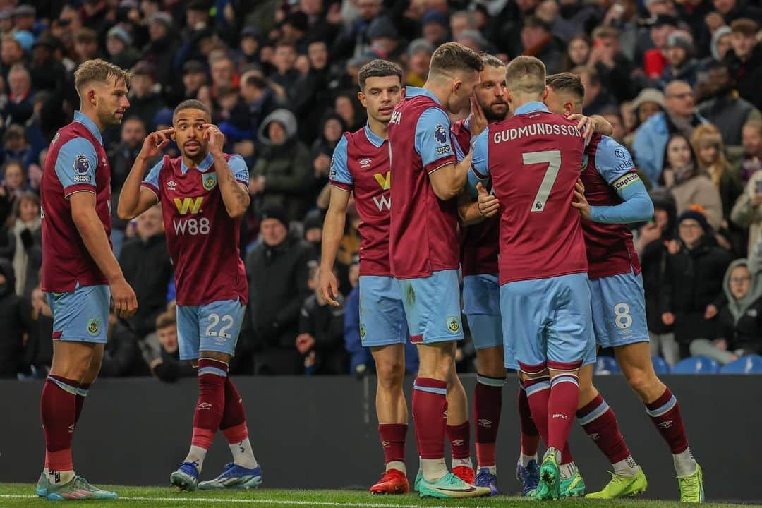 ジェイ・ロドリゲスさんのインスタグラム写真 - (ジェイ・ロドリゲスInstagram)「Disappointing end to the game but still some positives to take ⚽️  #utc」11月26日 4時26分 - jayrodriguez_9