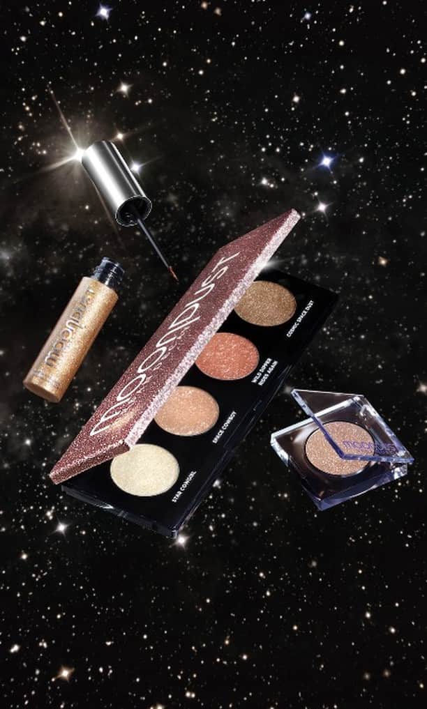 Urban Decay Cosmeticsのインスタグラム：「How to get your makeup to makeup... add #UDMoondust ✍️ Got it 🫡 @imdiamondmarie  Do y'all use Moondust alone or as an eyeshadow topper??  Shop her NOW online and in-store @sephora & @ultabeauty   #urbandecay #glitter #viralmakeup #glittermakeup #sephora #ulta #ultabeauty」