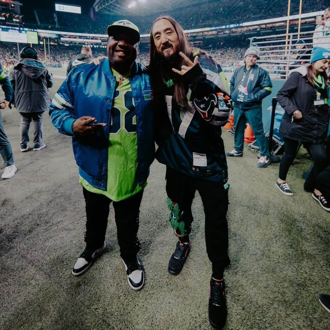 スティーヴ・アオキさんのインスタグラム写真 - (スティーヴ・アオキInstagram)「🦃 🏈 moments that 📺 missed (they missed everything) 🤣😂」11月26日 5時42分 - steveaoki