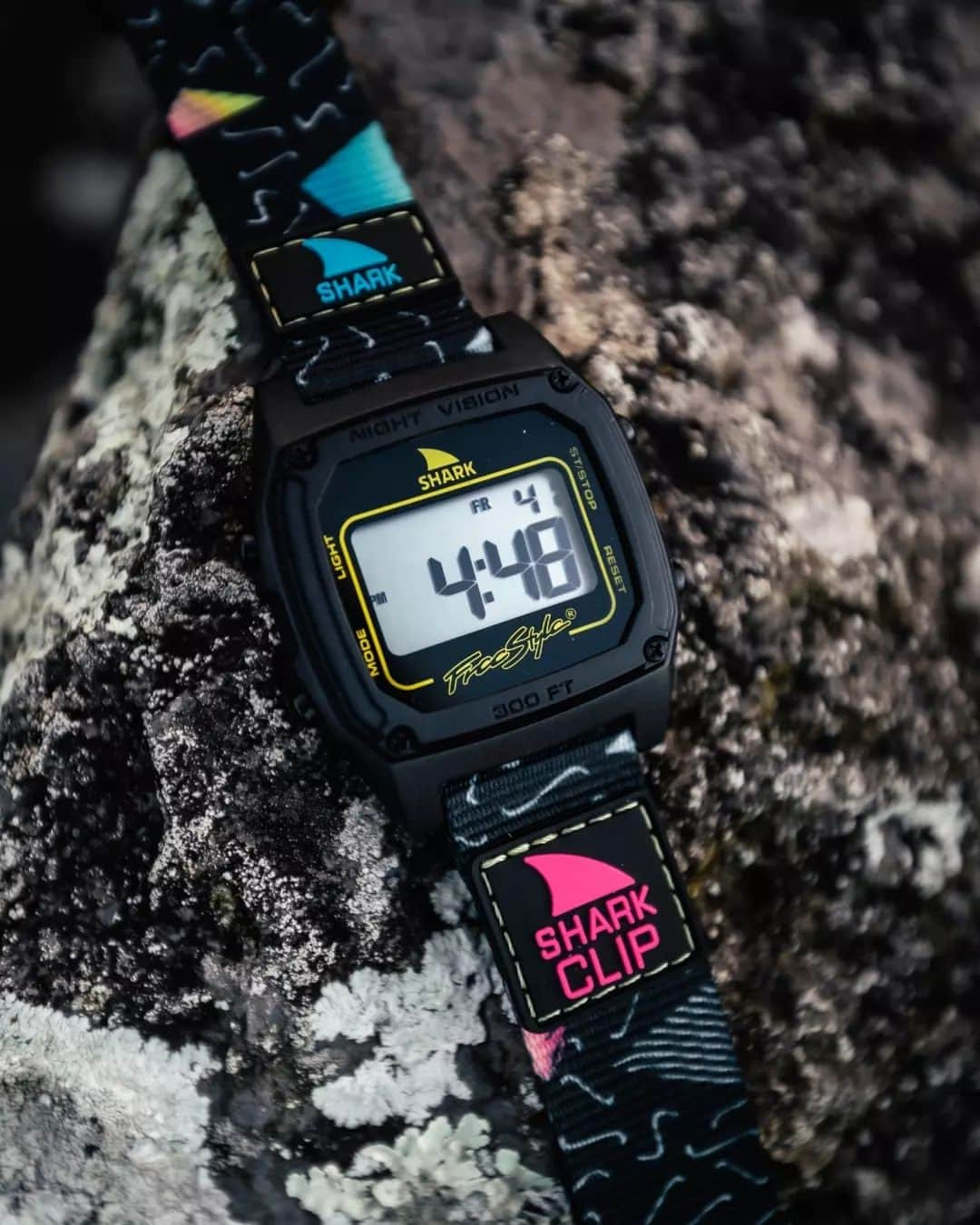 フリースタイルさんのインスタグラム写真 - (フリースタイルInstagram)「📣 Another retro cool @freestylewatches Shark Watch is now on sale only for $49! Today's steals won't last! 🤙   🦈: #sharkwatch New Wave 📷: @lucas.allen _ #myfreestylewatch #christmasgifts #blackfridaysavings #cybermonday #watchlover #retroaesthetic #giftideas」11月26日 6時21分 - freestylewatches