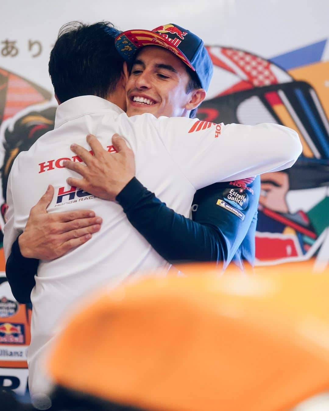 レプソル・ホンダさんのインスタグラム写真 - (レプソル・ホンダInstagram)「You'll always have a home at Honda  @marcmarquez93 🤍」11月26日 6時42分 - hrc_motogp