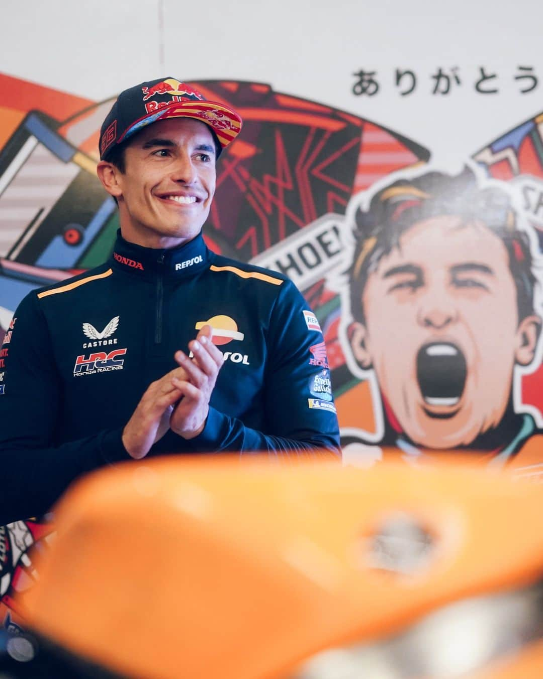 レプソル・ホンダさんのインスタグラム写真 - (レプソル・ホンダInstagram)「You'll always have a home at Honda  @marcmarquez93 🤍」11月26日 6時42分 - hrc_motogp