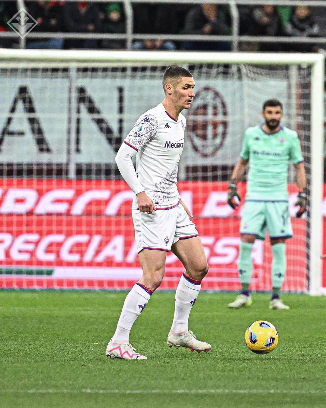 ACFフィオレンティーナさんのインスタグラム写真 - (ACFフィオレンティーナInstagram)「Film of the match 🎥   #MilanFiorentina #ACFFiorentina #ForzaViola」11月26日 7時02分 - acffiorentina