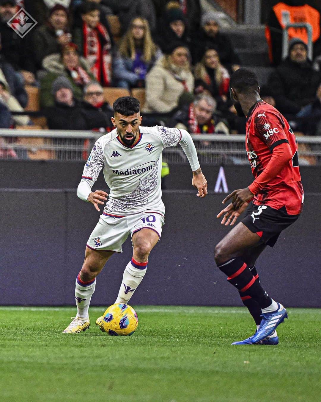 ACFフィオレンティーナさんのインスタグラム写真 - (ACFフィオレンティーナInstagram)「Film of the match 🎥   #MilanFiorentina #ACFFiorentina #ForzaViola」11月26日 7時02分 - acffiorentina