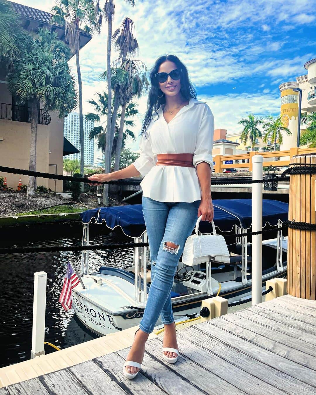 Melissa Risoさんのインスタグラム写真 - (Melissa RisoInstagram)「Did a showing today in Fort Lauderdale and had lunch with my bestie @tarynova_  It is a perfect Saturday ☀️」11月26日 7時08分 - melissariso